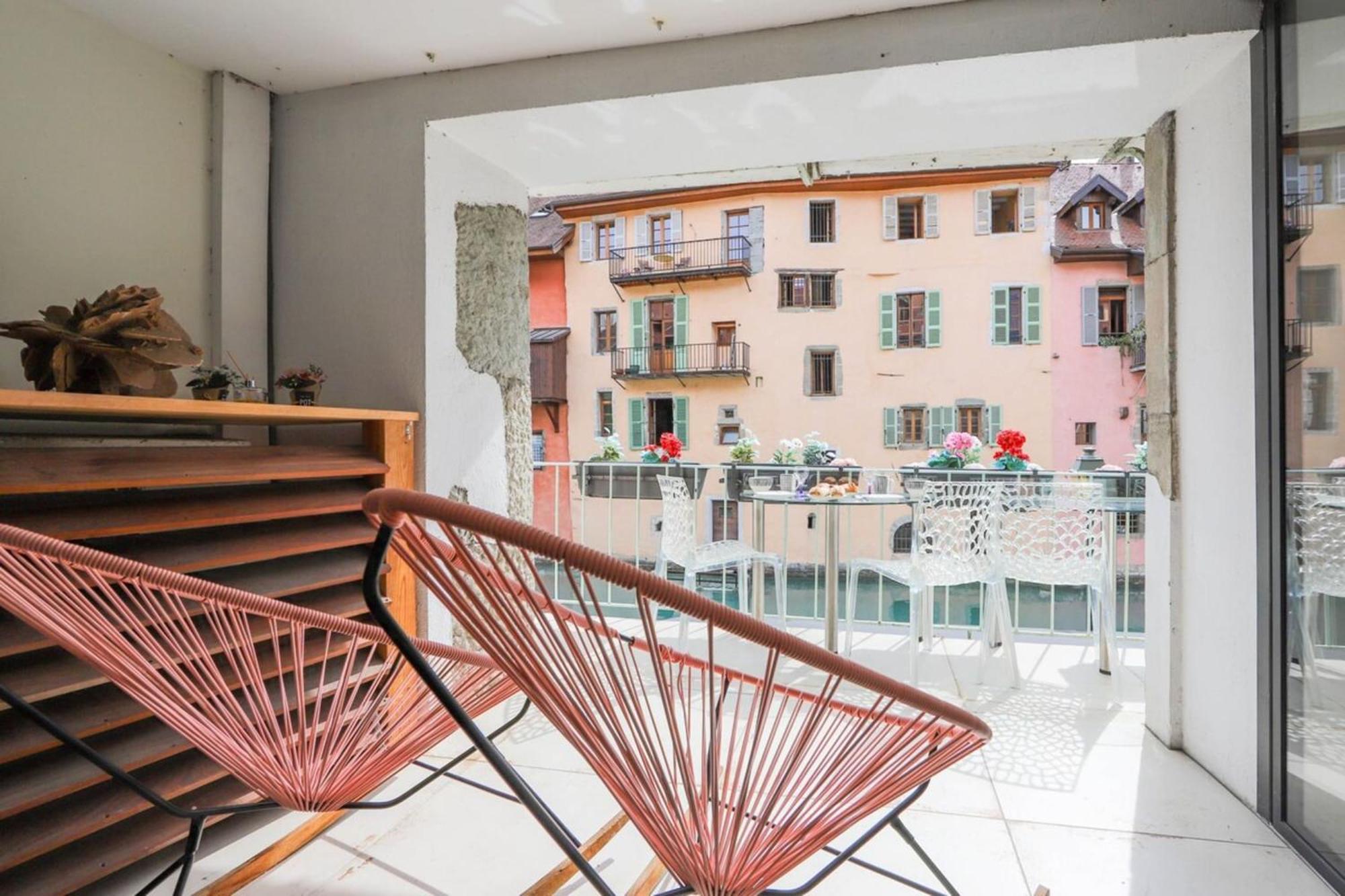 L'Eau Vive Jacuzzi Et Sauna En Vieille Ville 5 Annecy Bagian luar foto